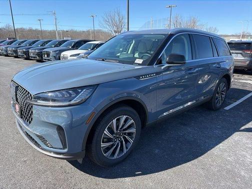 Whisper White 2026 Lincoln Aviator Premiere