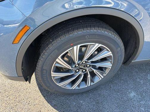 Whisper White 2026 Lincoln Aviator Premiere