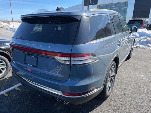 Whisper White 2026 Lincoln Aviator Premiere