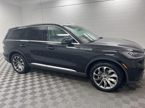 Black Metallic 2026 Lincoln Aviator Premiere