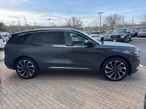 2024 Lincoln Nautilus Black Label