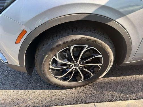 Radiance Metallic 2026 Lincoln Nautilus Premiere