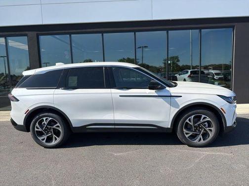 White Platinum Clearcoat Metallic 2026 Lincoln Nautilus Premiere