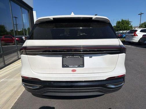 White Platinum Clearcoat Metallic 2026 Lincoln Nautilus Premiere