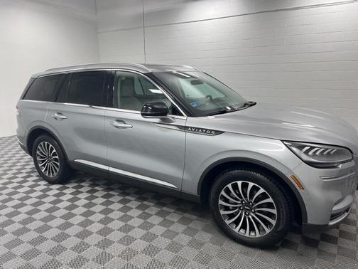 2022 Lincoln Aviator Standard AWD