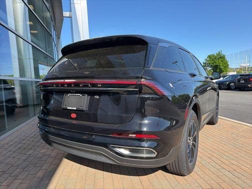 Black Metallic 2026 Lincoln Nautilus Premiere
