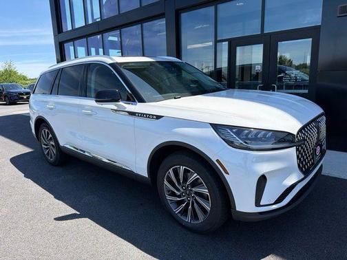 Pristine White 2026 Lincoln Aviator Premiere