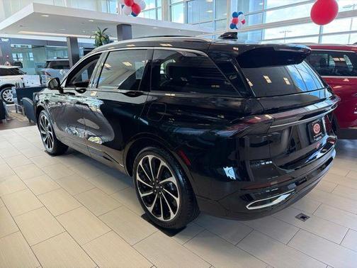 Infinite Black Metallic 2026 Lincoln Nautilus Black Label