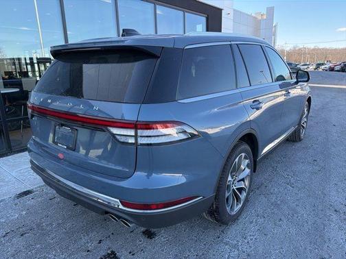 Whisper White 2026 Lincoln Aviator Premiere