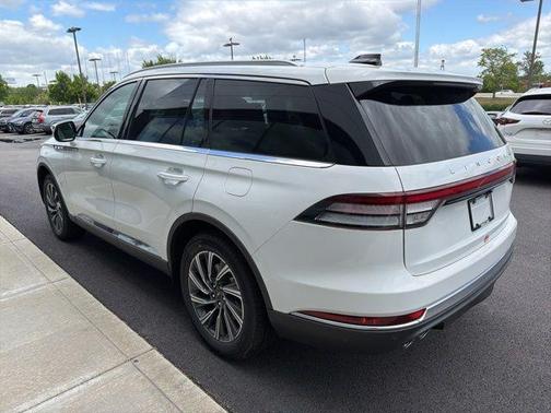 White Metallic 2026 Lincoln Aviator Premiere
