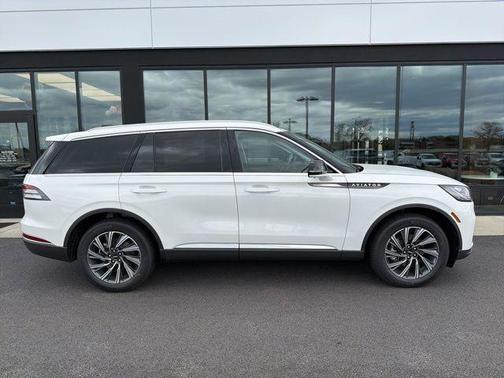 Pristine White 2026 Lincoln Aviator Premiere