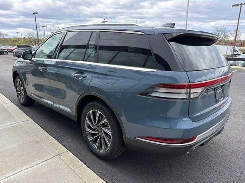 Whisper White 2026 Lincoln Aviator Premiere