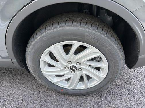 Metallic 2026 Lincoln Corsair Premiere