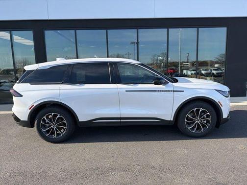 White Platinum Clearcoat Metallic 2026 Lincoln Nautilus Premiere