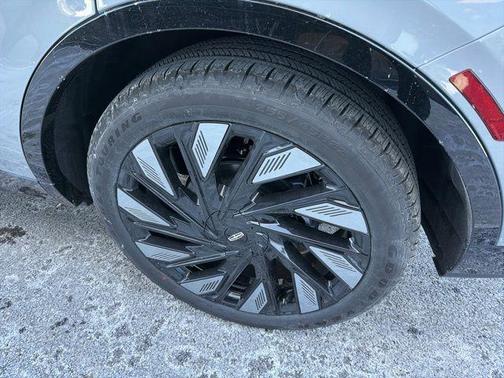 Metallic 2026 Lincoln Nautilus Reserve