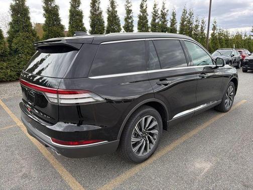 Infinite Black Metallic 2026 Lincoln Aviator Premiere