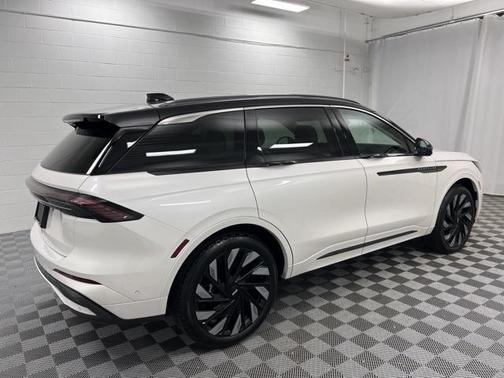 2024 Lincoln Nautilus Black Label