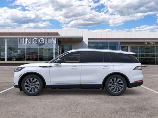 White Metallic 2026 Lincoln Aviator Premiere