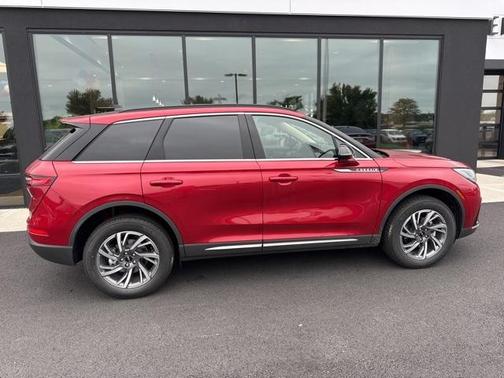 2025 Lincoln Corsair Premiere