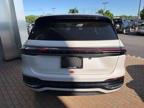 White Platinum Clearcoat Metallic 2026 Lincoln Nautilus Black Label