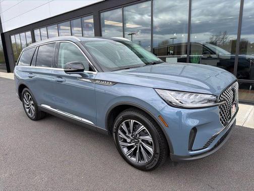 Whisper White 2026 Lincoln Aviator Premiere