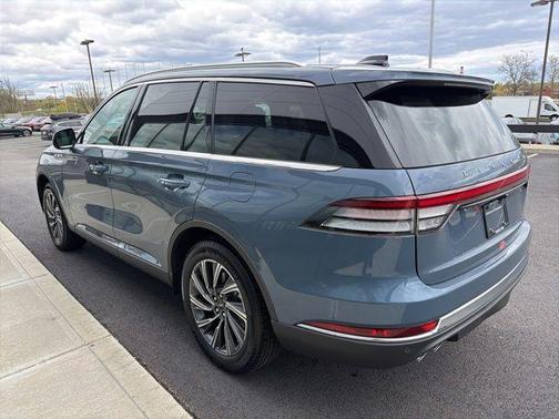 Whisper White 2026 Lincoln Aviator Premiere