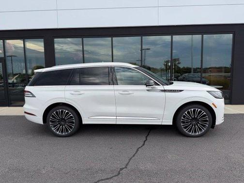 Pristine White 2027 Lincoln Aviator Black Label AWD