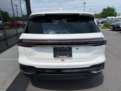White Platinum Clearcoat Metallic 2026 Lincoln Nautilus Premiere
