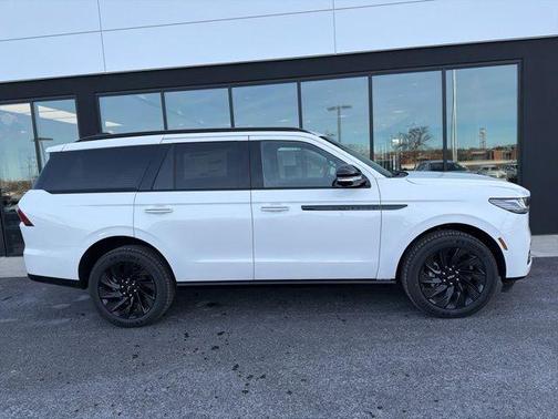 Pristine White 2025 Lincoln Navigator Reserve