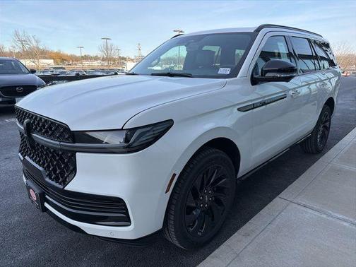 Pristine White 2025 Lincoln Navigator Reserve