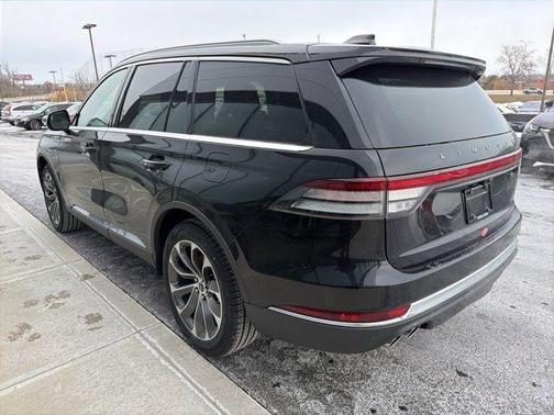 Infinite Black Metallic 2026 Lincoln Aviator Premiere