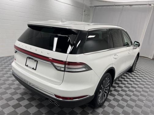 2022 Lincoln Aviator Standard AWD
