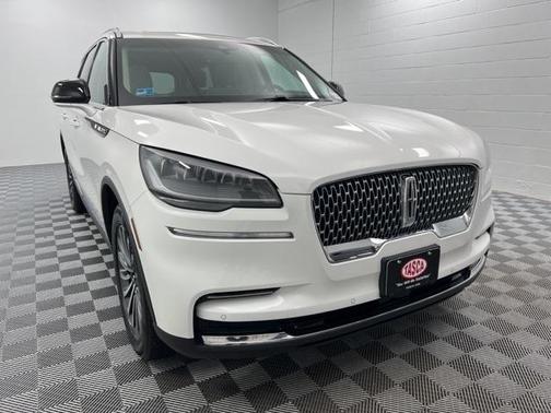 2022 Lincoln Aviator Standard AWD