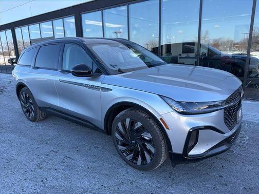 Silver Radiance Metallic 2026 Lincoln Nautilus Reserve