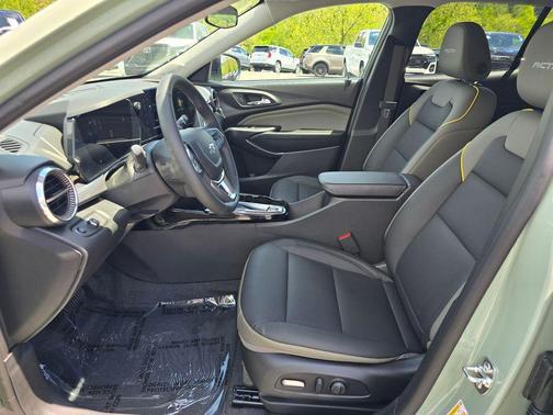 Cacti Green 2026 Chevrolet Trax FWD ACTIV