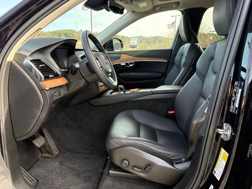 2023 Volvo XC90 B6 Plus 7-Seater