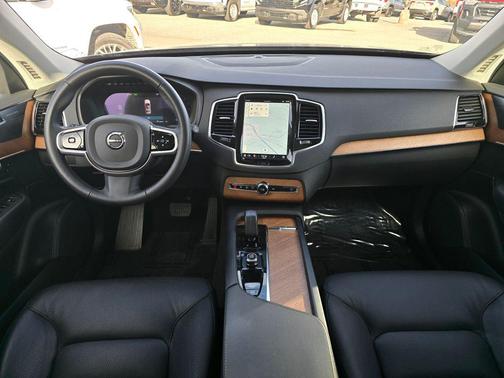 2023 Volvo XC90 B6 Plus 7-Seater