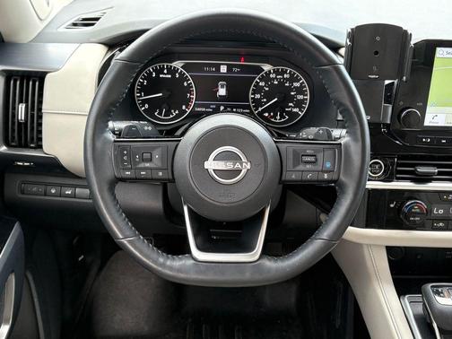 2023 Nissan Pathfinder SL 4WD