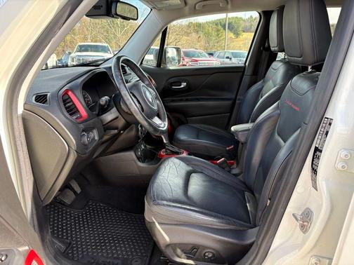 2016 Jeep Renegade Trailhawk