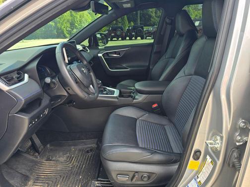 2021 Toyota RAV4 Hybrid SE