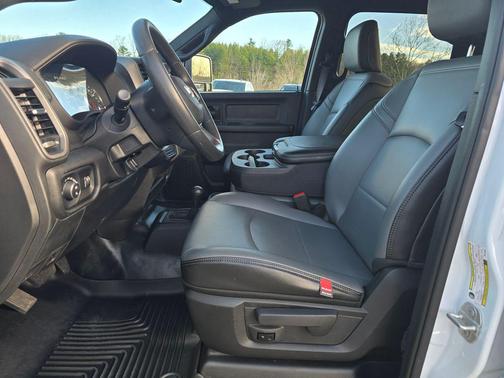 2023 RAM 2500 Tradesman Crew Cab 4x4 6'4' Box