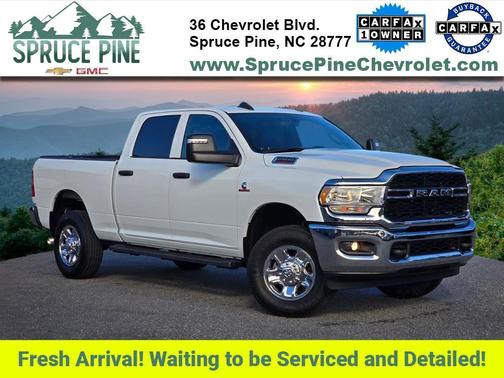 2023 RAM 2500 Tradesman Crew Cab 4x4 6'4' Box