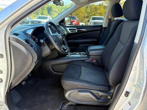 2019 Nissan Pathfinder S