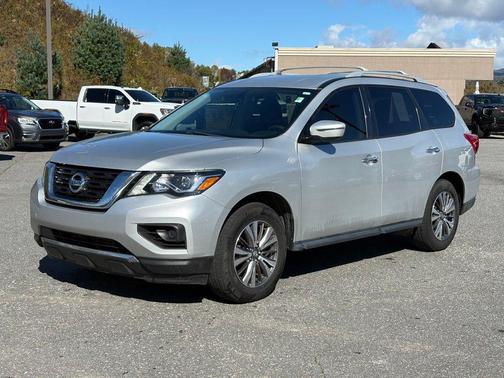 2019 Nissan Pathfinder S