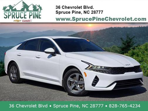 Glacial White Pearl 2023 Kia K5 LXS