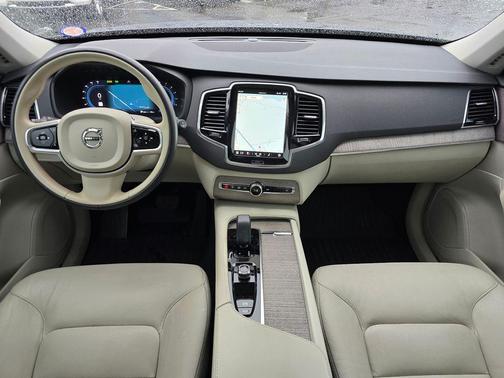 2023 Volvo XC90 B6 Plus 6-Seater