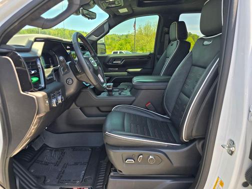 Summit White 2025 GMC Sierra 1500 AT4X