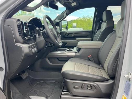 2025 Chevrolet Silverado 2500 4WD Crew Cab Standard Bed ZR2