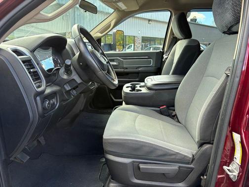 2020 RAM 2500 Big Horn Crew Cab 4X4 6'4' Box