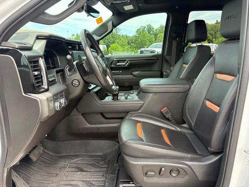 Summit White 2023 GMC Sierra 1500 AT4